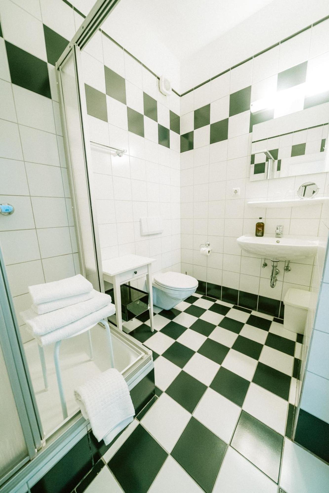 Haus E Guest house